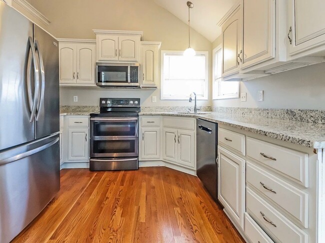 Photo - 401 20th Ave S