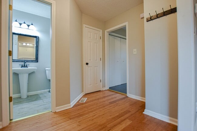 Photo - Pet Friendly Three Bedroom!