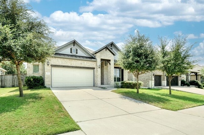 Photo - 204 Blue Spruce Way