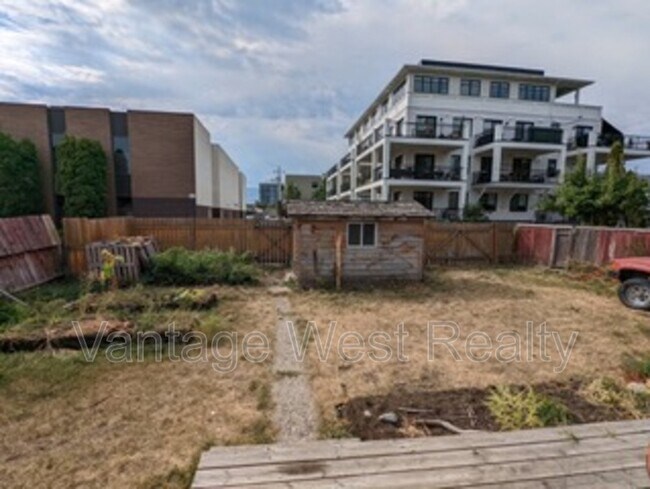 Photo - 481 Wardlaw Ave