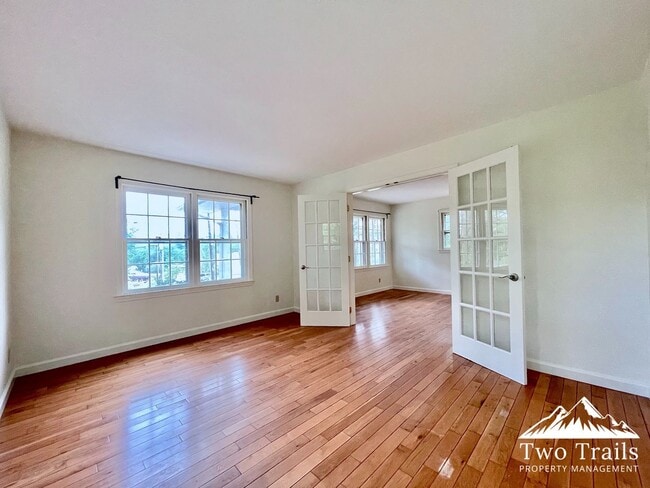 Photo - CHARMING 2/1.5 NEAR DOWNTOWN - WALKING DISTANCE TO PARDEE