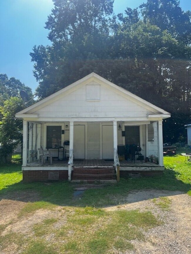 Building Photo - 409 B Birch St Rental