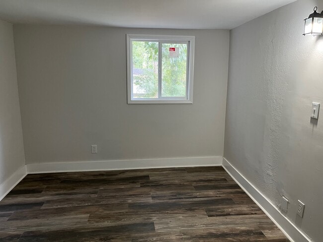 Photo - 635 N Moore Rd