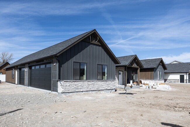 Photo - BRAND NEW 4 Bed/2 Full Bath Twin Home Main Unit in Sugar City! ALL UTLITIES ARE INCLUDED IN PRICE!!!