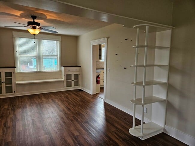 Photo - 4Bd/1Ba two story home - For viewing