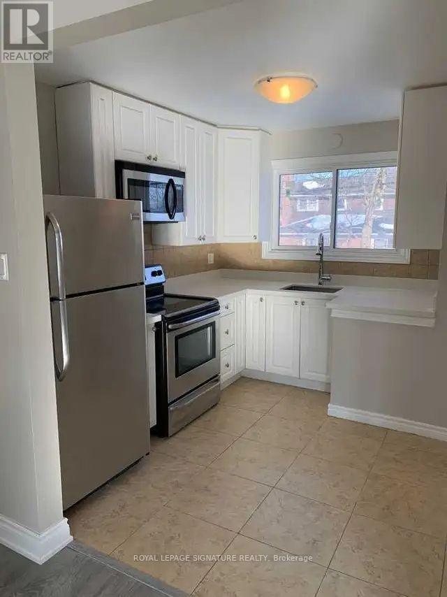 Photo - 438 Bonita Crescent