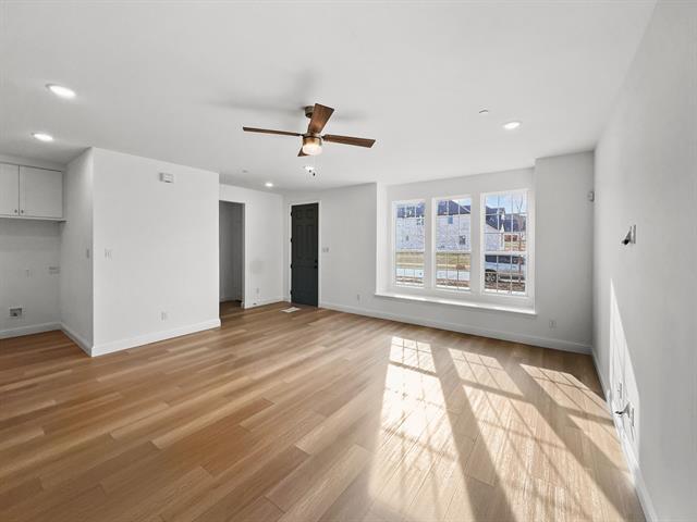 Photo - 8980 Samara St