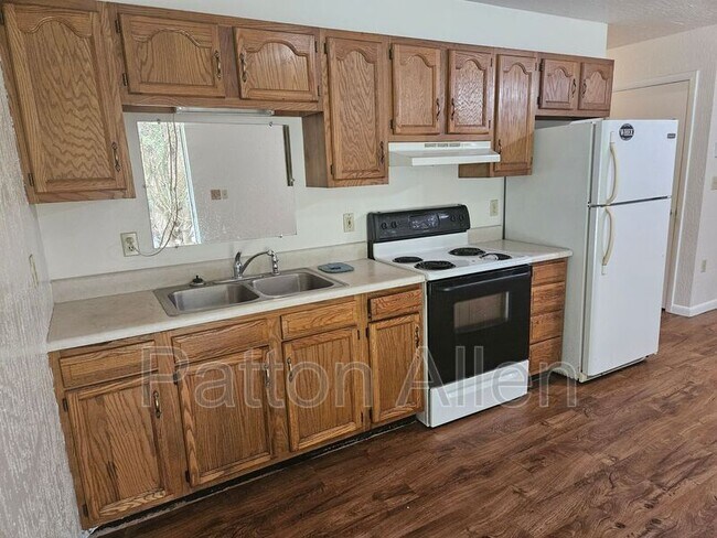 Photo - 77 Pincushion Ln