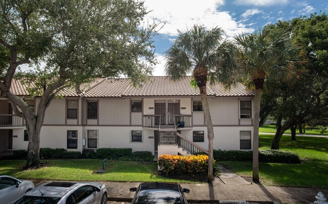 Building Photo - 3129 Millwood Terrace Unit 2340