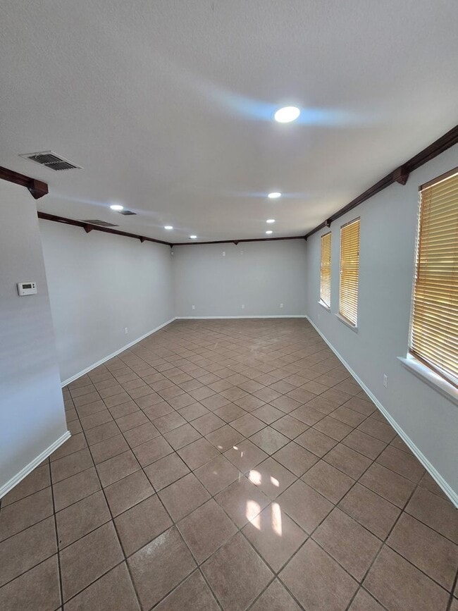 Photo - 4 Bedroom / 2.5 Bath / 2 Car Garage