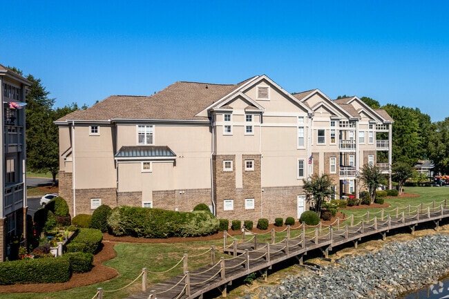 104 Pier 33 Dr