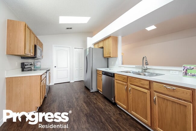 Photo - 92 Pine Forest Pl