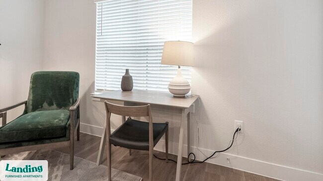 Photo - 3501 N Austin St Unidad 3309