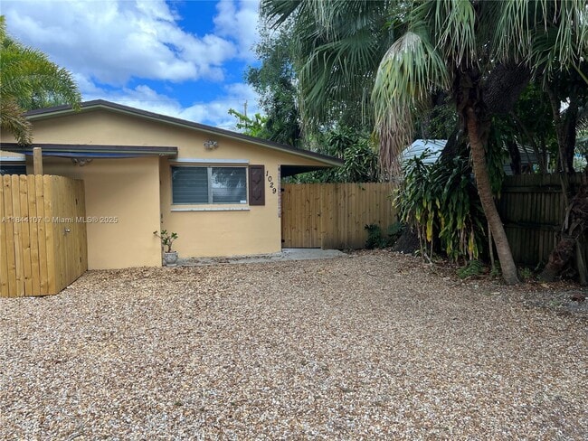 Building Photo - 1029 SW 15th Terrace Rental
