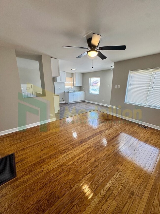 Photo - 9648 S Yale Ave