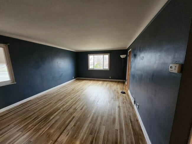 Photo - 24750 Lakeshore Blvd