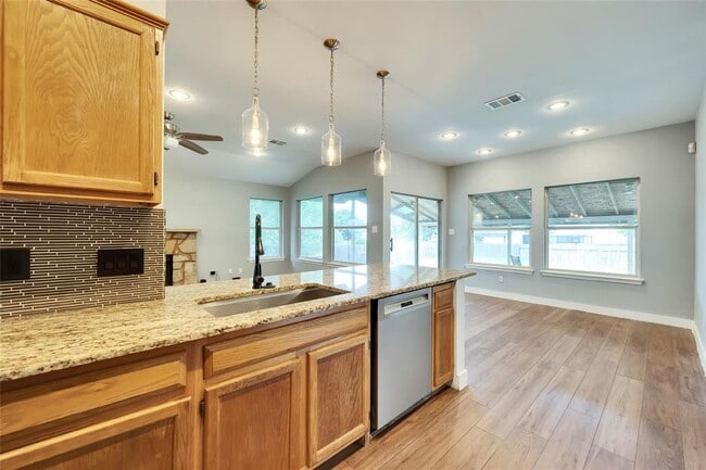 Photo - 1108 Bohica Way