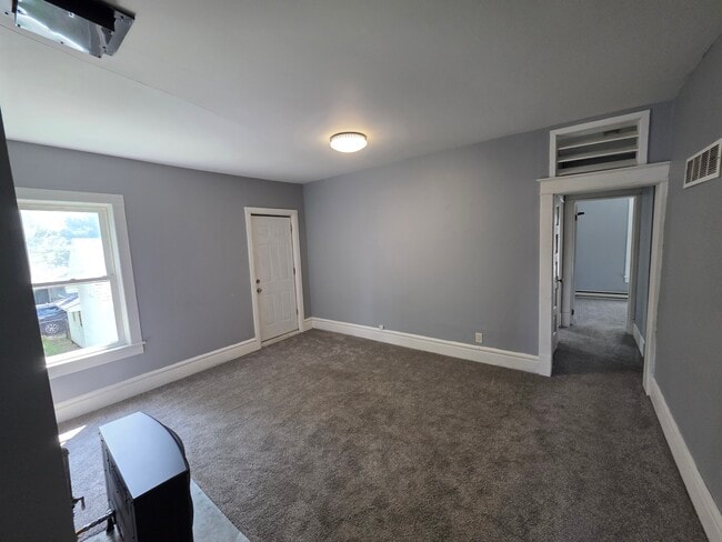 Photo - 456 1/2 Platt St