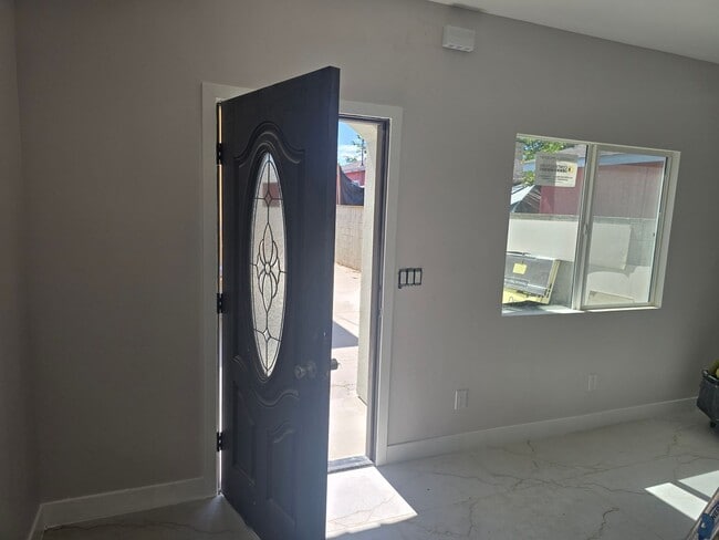 Photo - 133TH - HAWTHORN Unit A