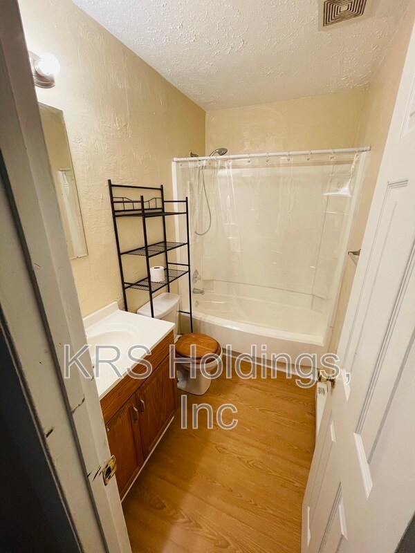 Photo - 1406 W 27th St Unidad B