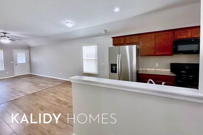 Photo - 621 Christian Ln