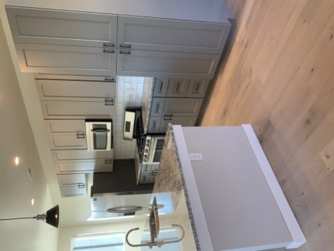 Building Photo - 825 Crisman Dr