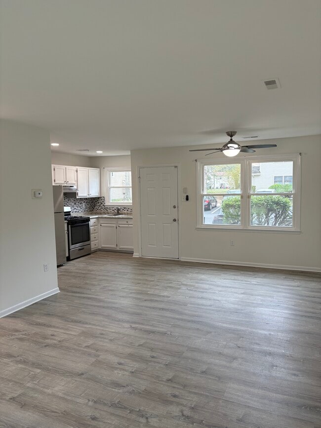 Photo - 60 Tavistock Dr