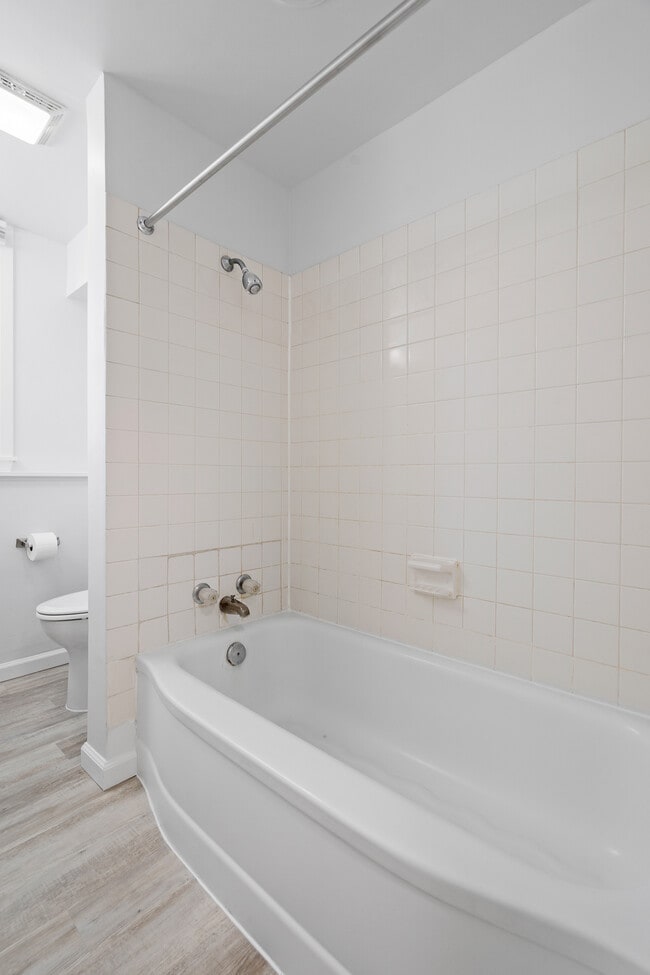 Photo - Academy Apartments