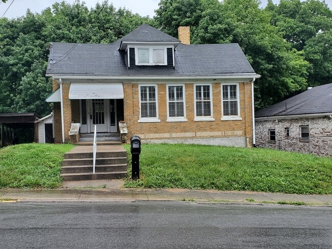 Photo - 423 S Fayette St