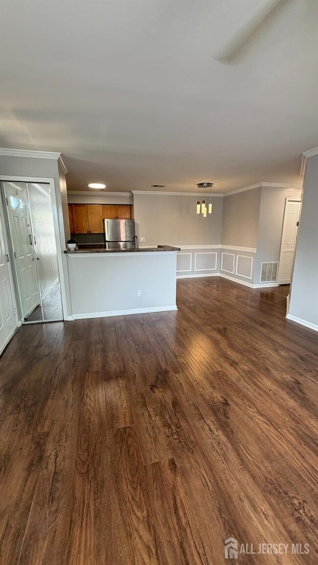 338 Cozzens Ct