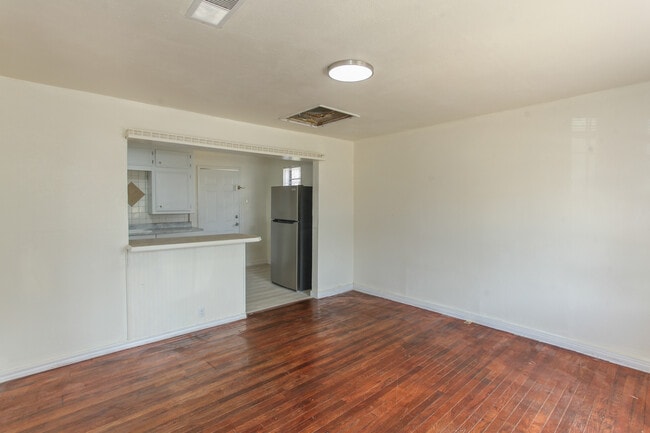 Photo - 1308 Mesquite St