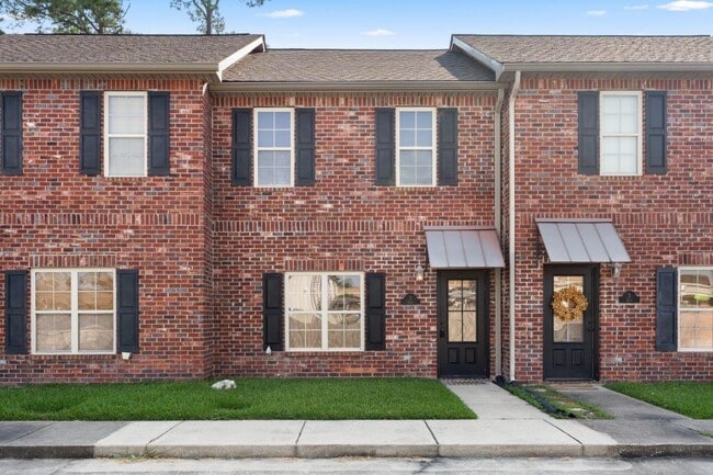 Building Photo - 620 Bienville St