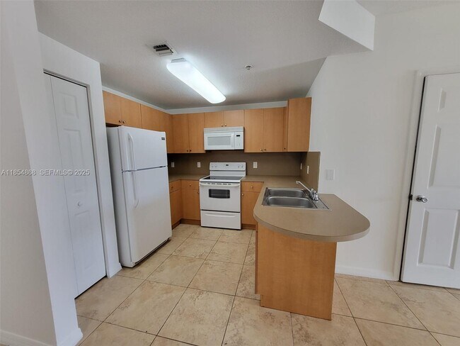 Photo - 435 SW 12th Ave Unit 305