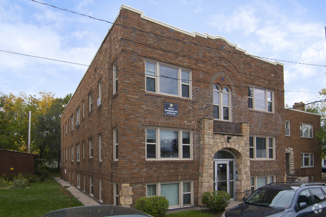 Building Photo - 1118 Lowry Ave NE Rental