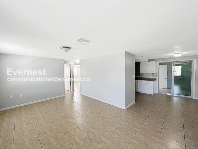 Photo - 3034 Primrose Dr