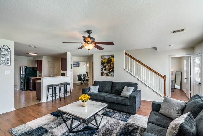 Photo - 16823 Blackberry Lily Ln