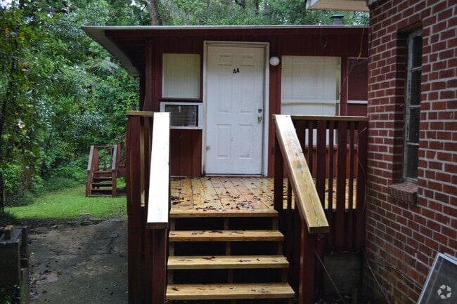 Building Photo - 2205 Amelia Cir Rental