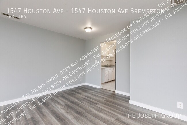 Photo - 1547 Houston Ave Unit 1547 Houston Ave Bremerton