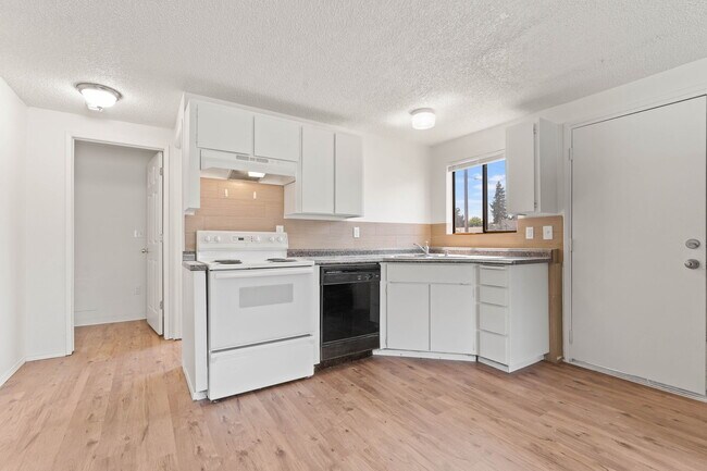 Building Photo - 2902 N Stone St Rental