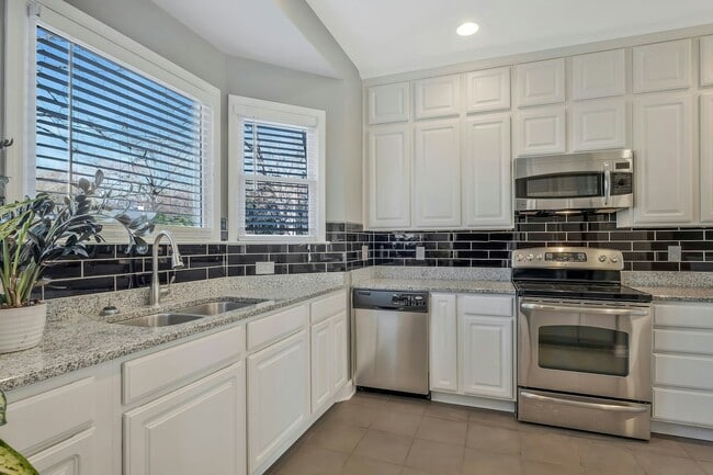 Photo - 1005 Glendale Ln