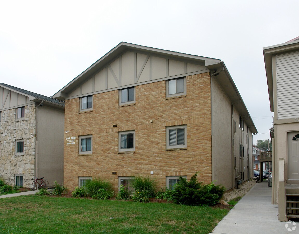 Photo - 105 E Norwich Ave Apartments