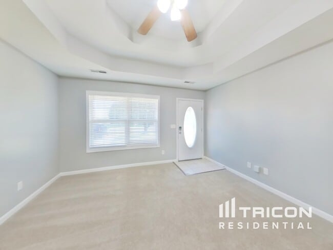 Photo - 8014 Lomond Dr