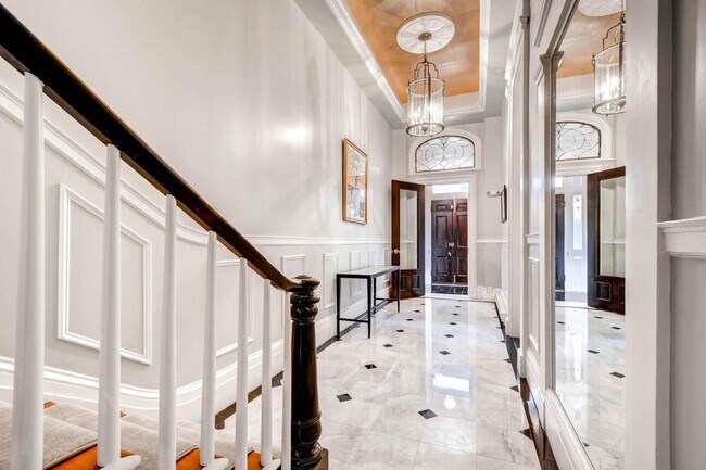 Marble Entrance - 708 Park Ave Unit D