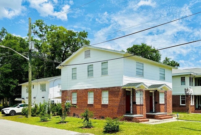 Building Photo - 2811 College St
