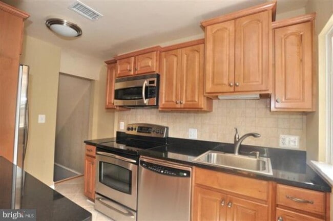 Building Photo - 4692 36th St S Unit B