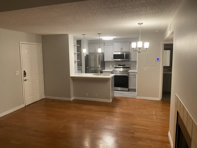 Building Photo - 375 Lake Ontario Ct Unit 304 Rental