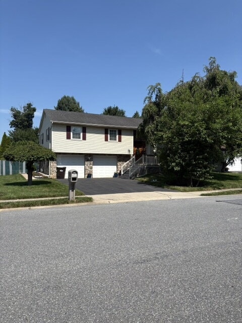 Photo - "Charming 4-Bedroom Lancaster Home with Granite Kitchen & Finished Basement Oasis!"