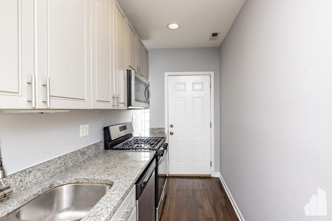 Building Photo - 1 bedroom in Maywood IL 60153 Unit 105 Rental