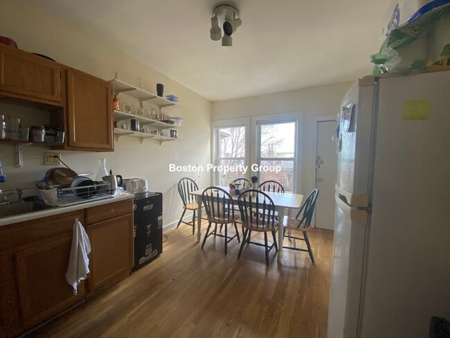 Photo - 130 Calumet St Unit 3