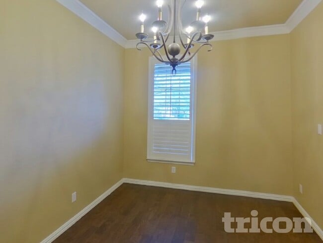 Photo - 7729 Glencrest Dr